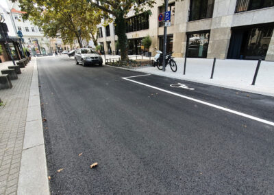 Neue Fahrradspur auf der Straße